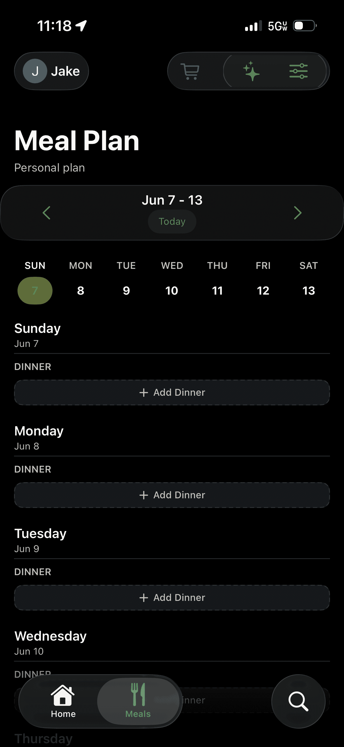 Chef Buddy weekly meal plan calendar with dinner slots for each day and quick access to AI suggestions and the shopping list.
